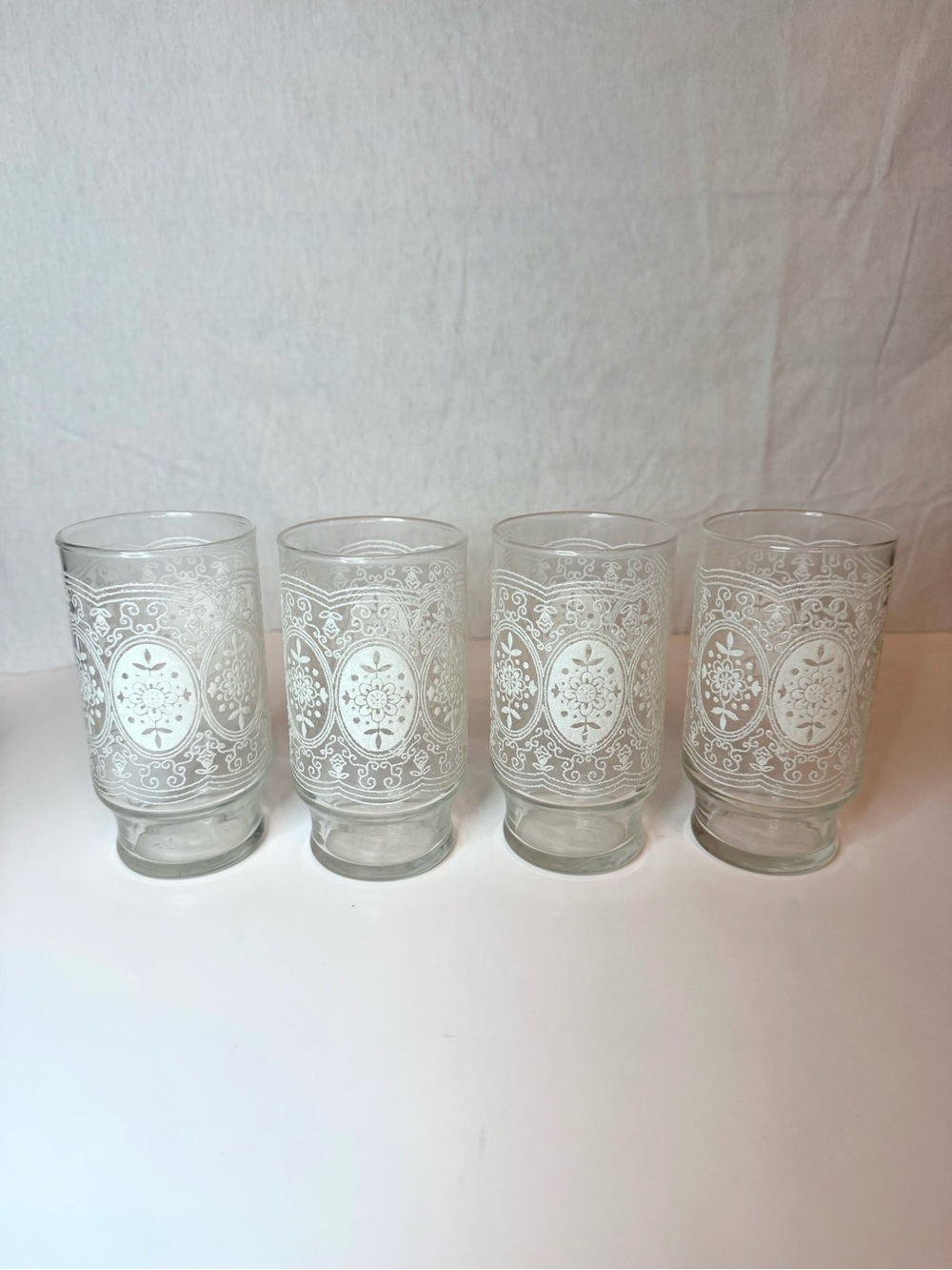 4 Vtg ANCHOR HOCKING White Lace Filigree Glass Tumblers 5.25" Retro 70's Glasses